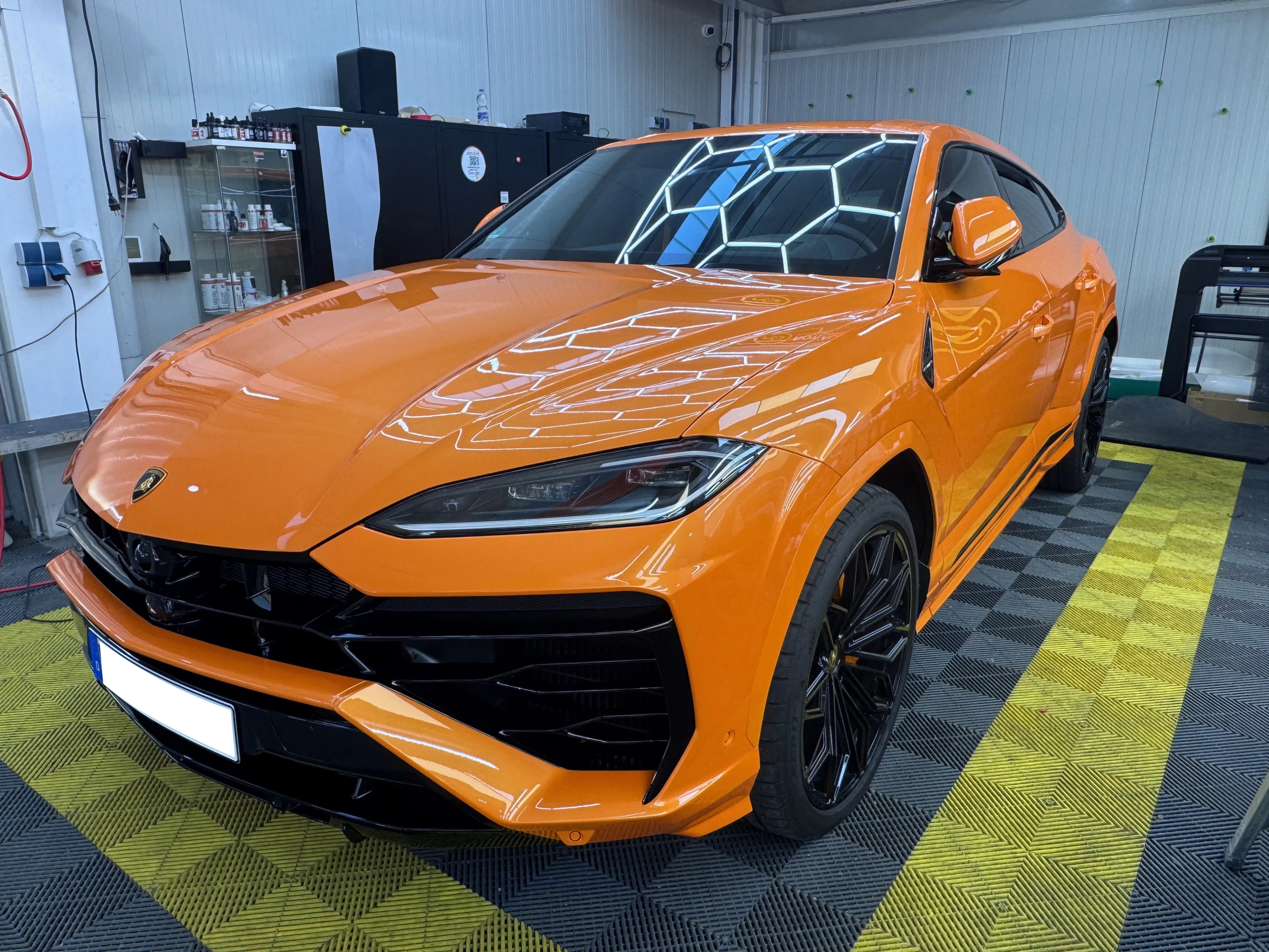 Lamborghini Urus in Orange