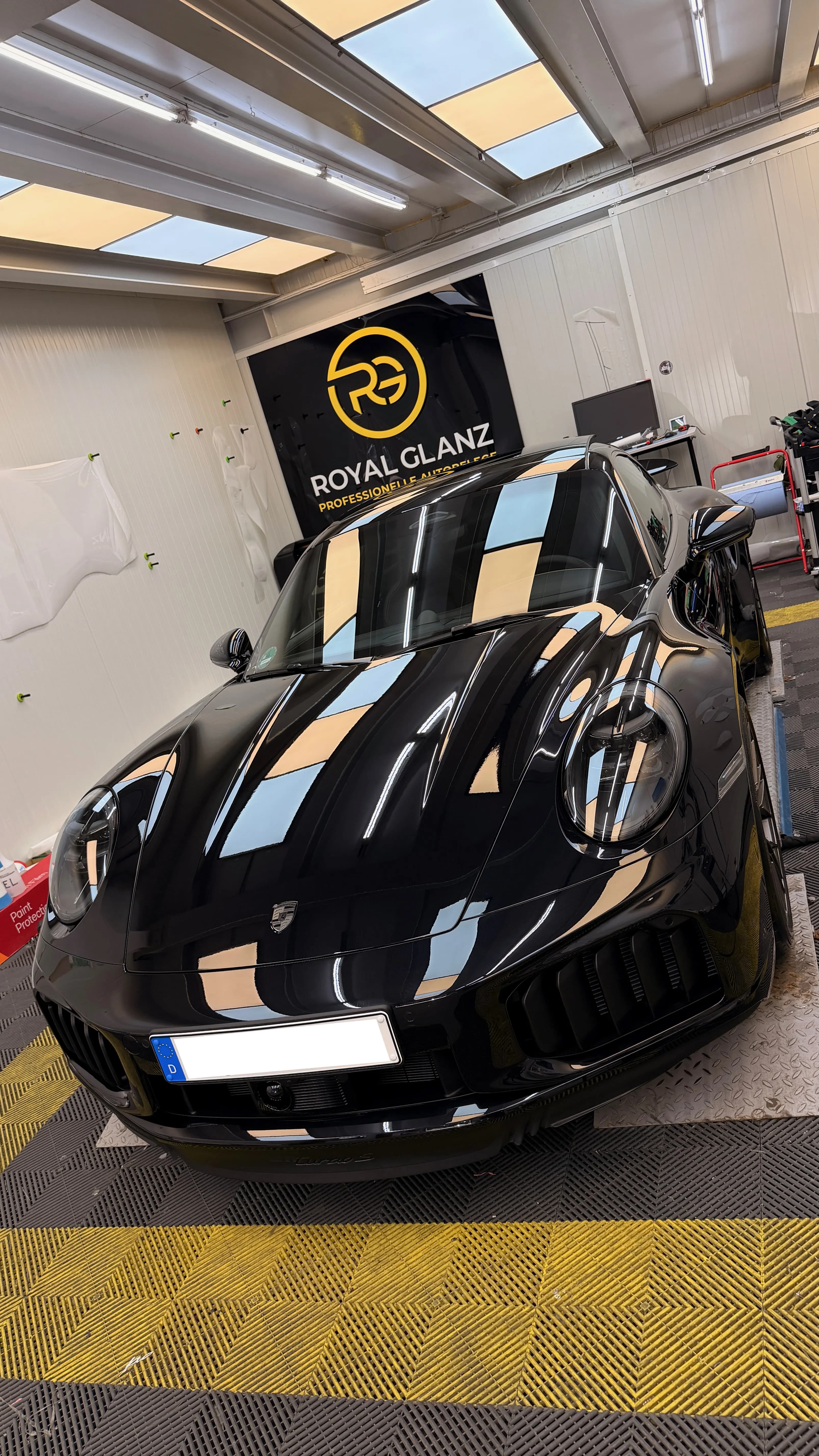 Porsche 911 Turbo S in Schwarz
