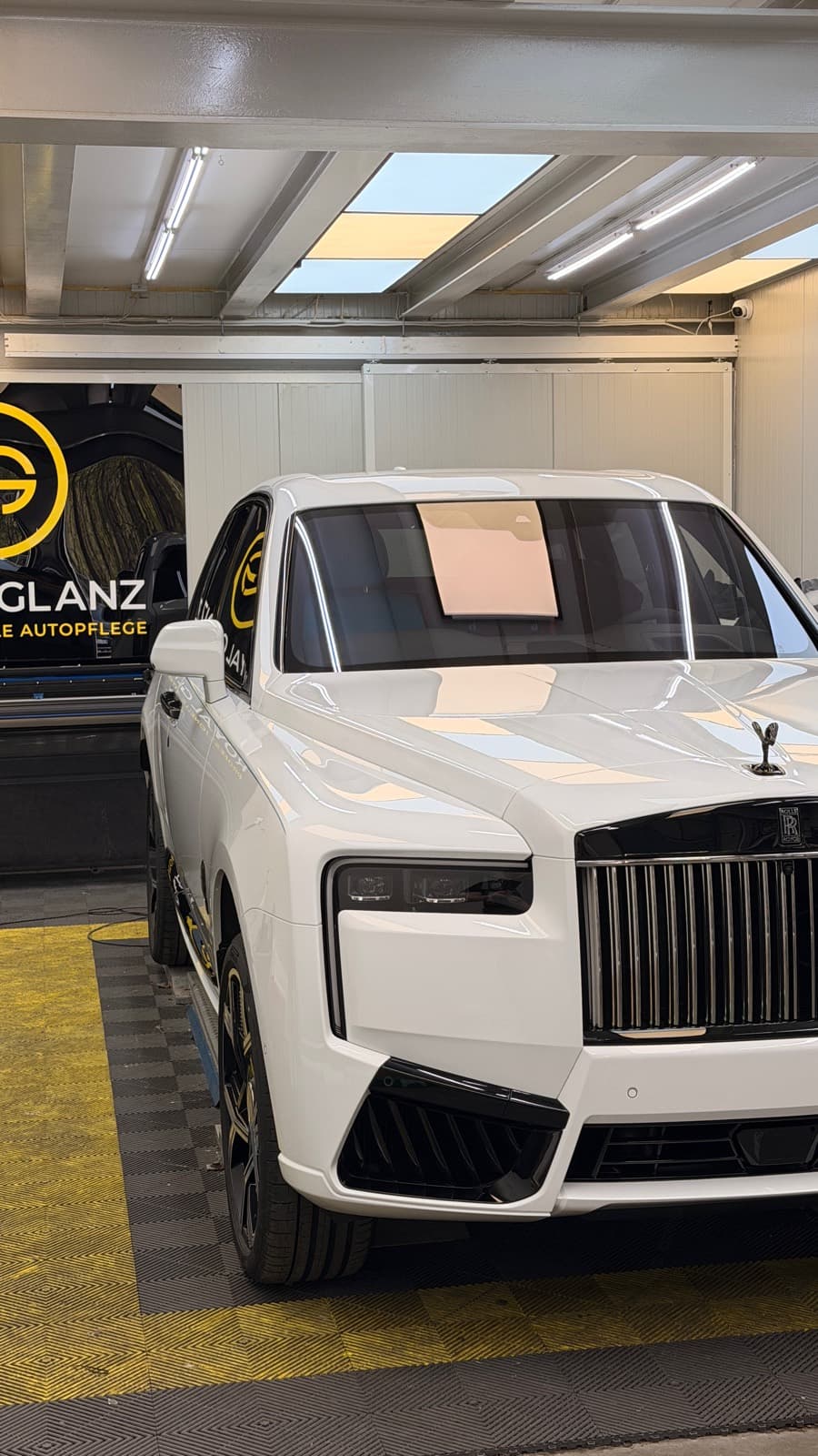 Rolls-Royce Cullinan in Weiß